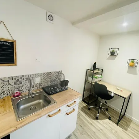 Studette Narbonaise *