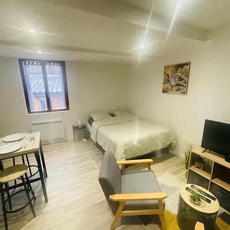 Studette Narbonaise Apartamento *